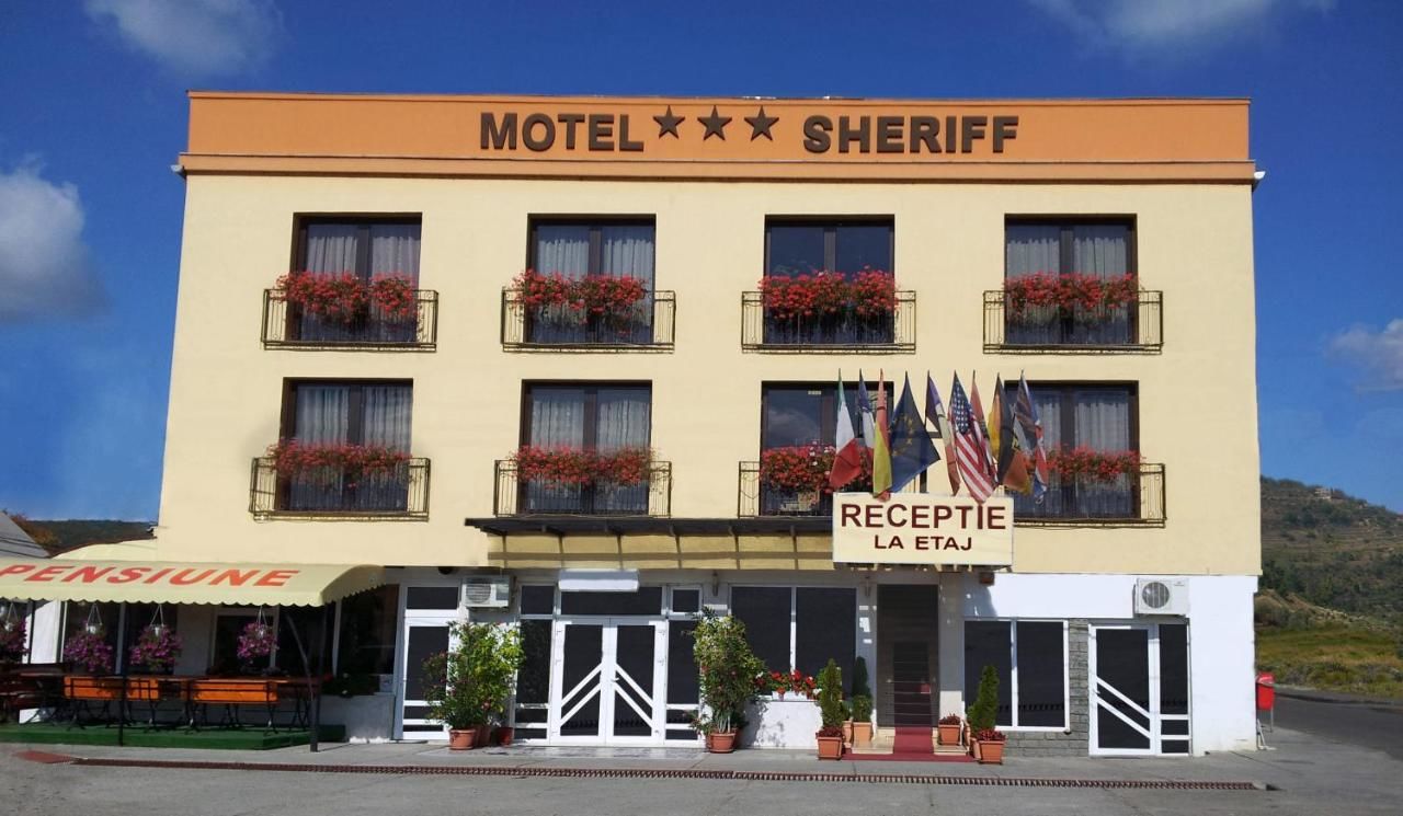 Отель Hotel Sheriff Бистрица