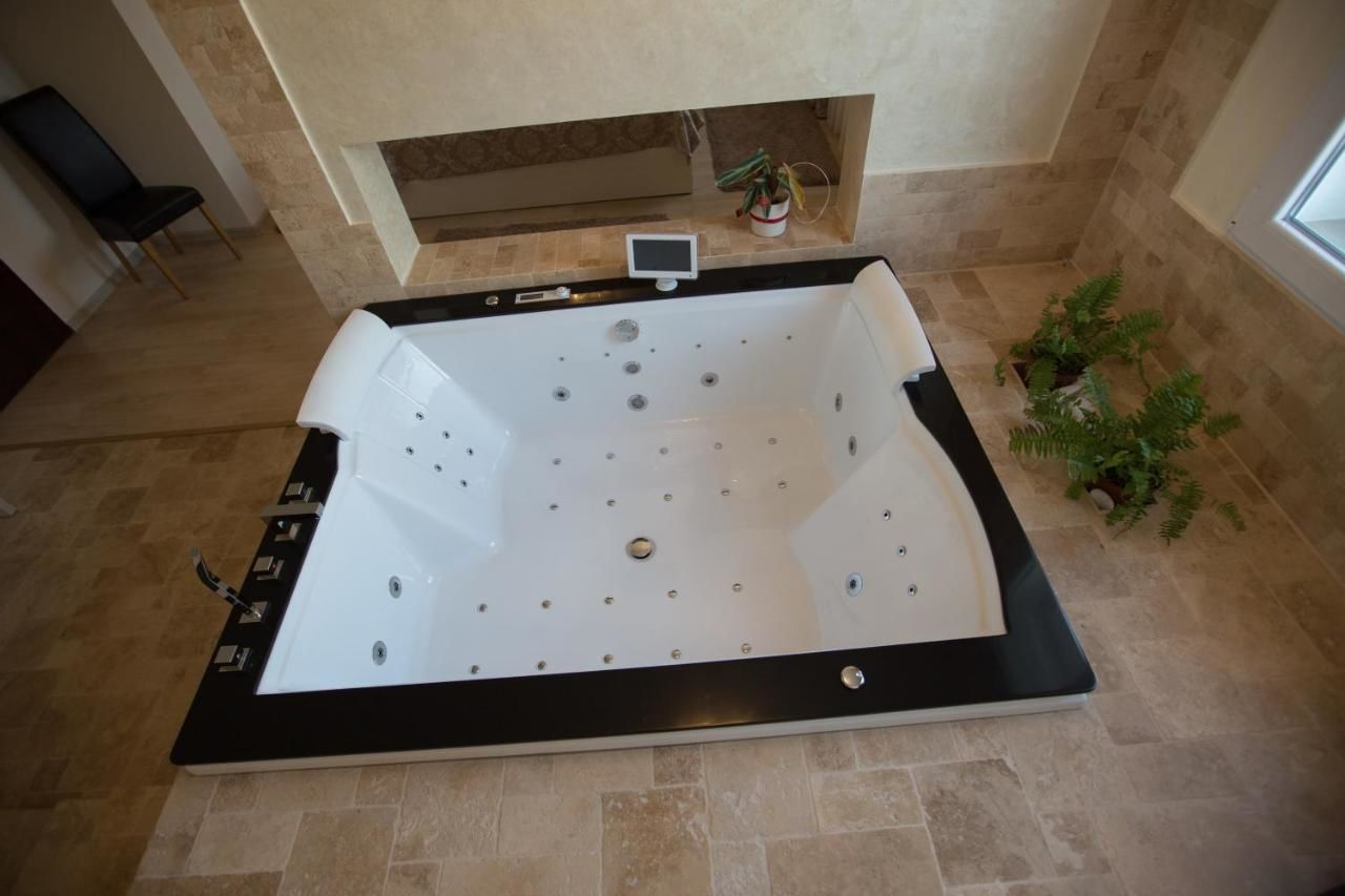 Отель Hotel Sheriff Бистрица
