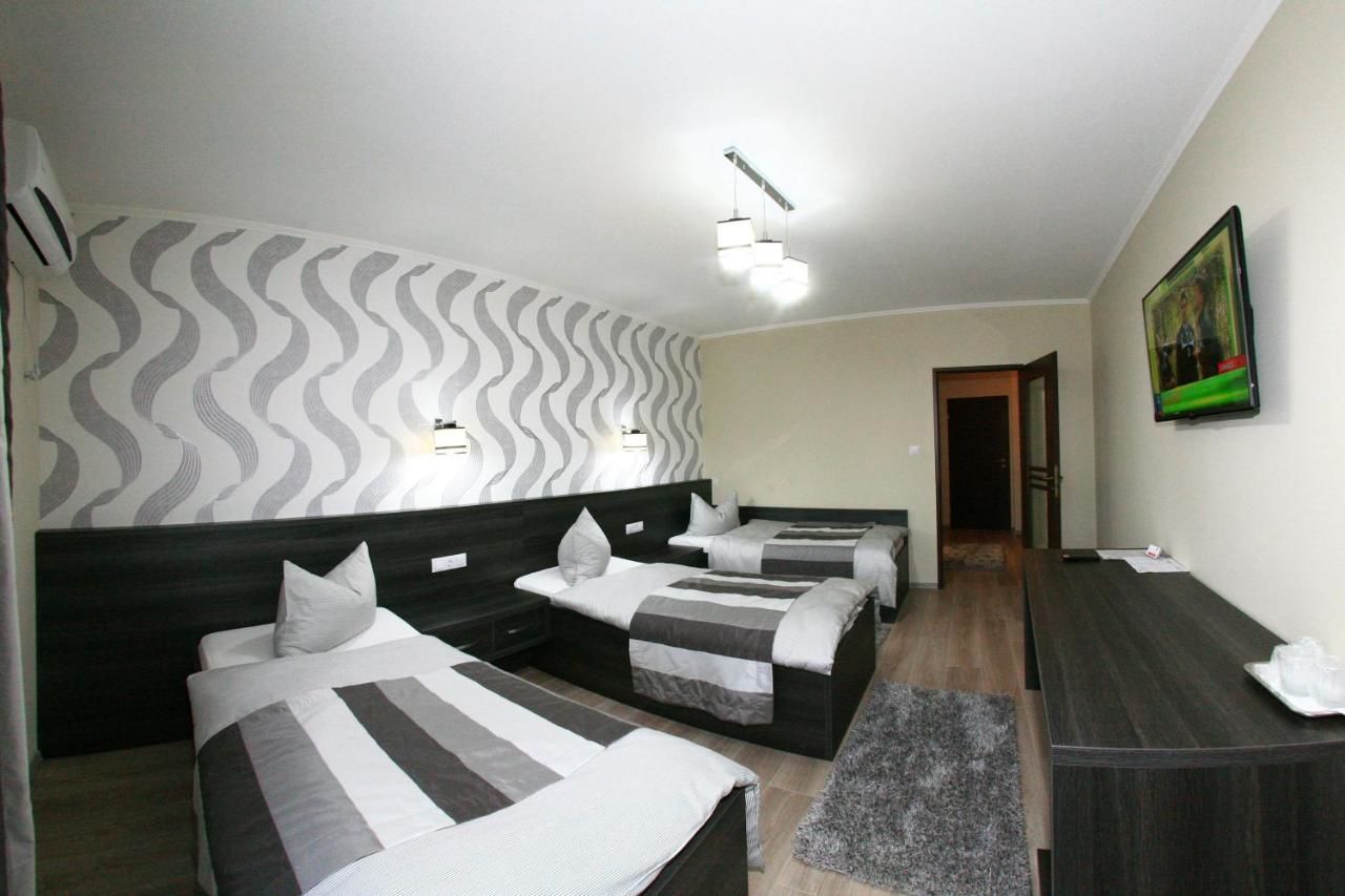 Отель Hotel Sheriff Бистрица-18