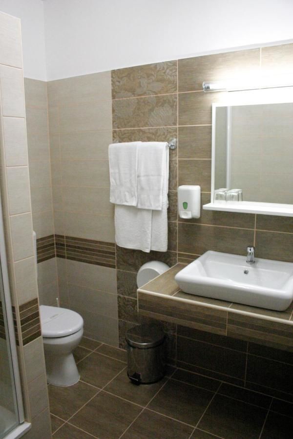 Отель Hotel Sheriff Бистрица-19