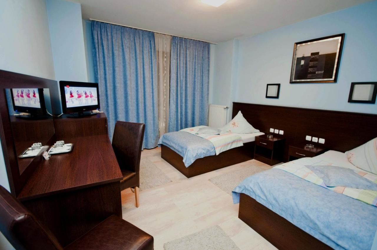 Отель Hotel Sheriff Бистрица
