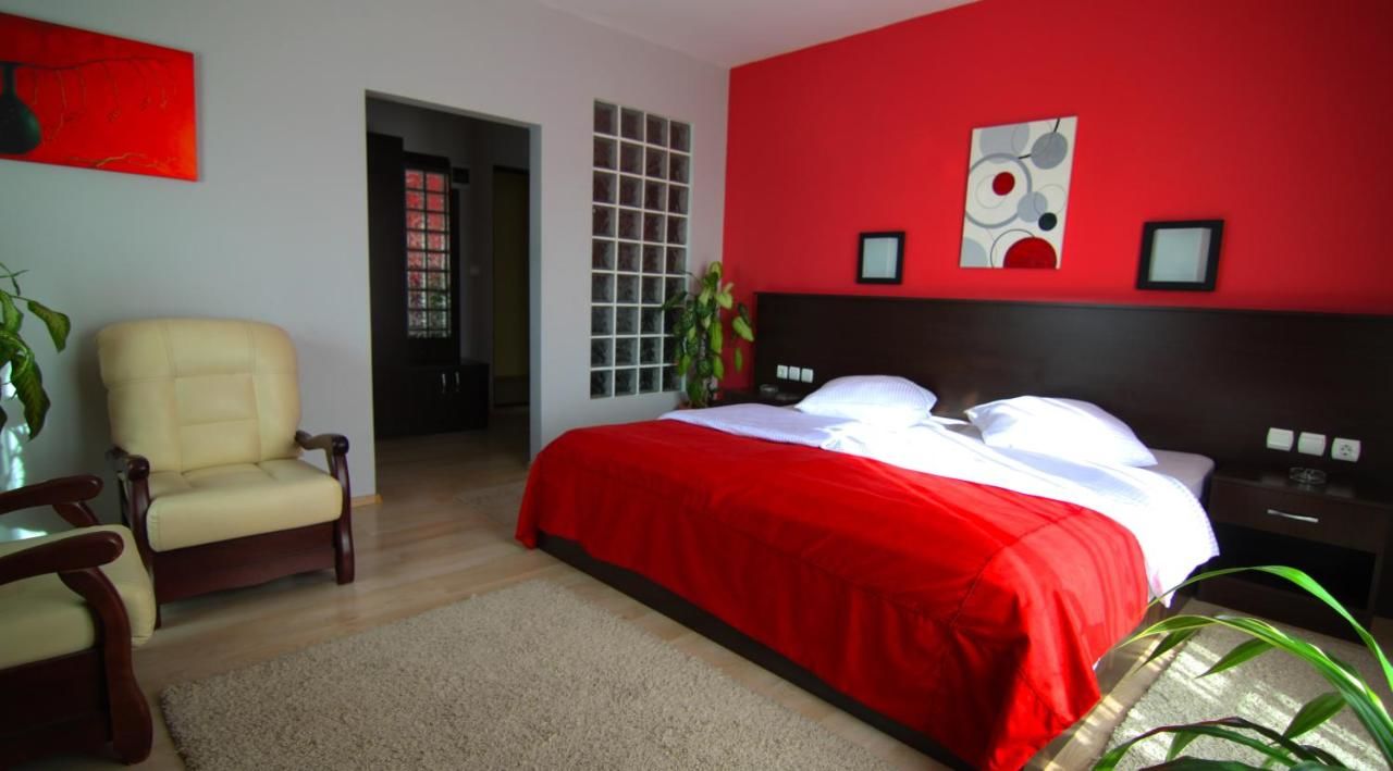 Отель Hotel Sheriff Бистрица-33