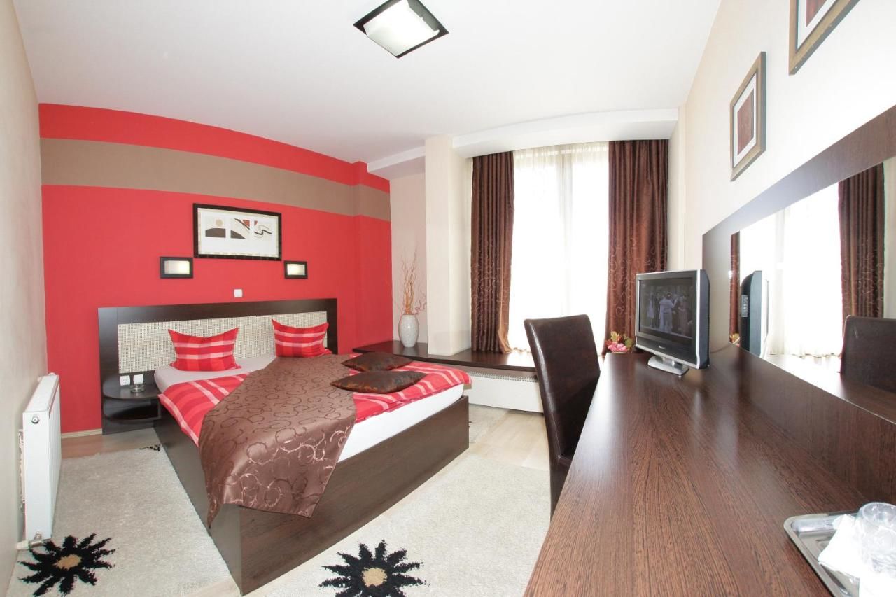 Отель Hotel Sheriff Бистрица