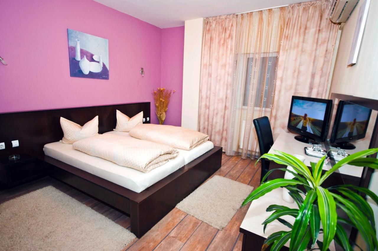 Отель Hotel Sheriff Бистрица