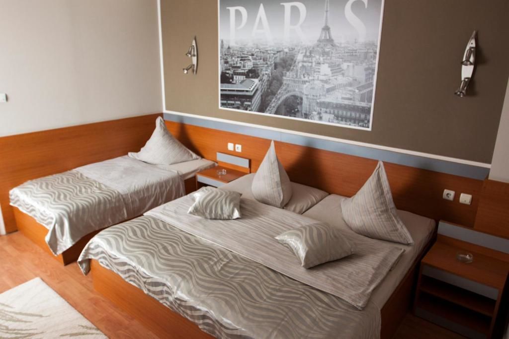 Отель Hotel Sheriff Бистрица